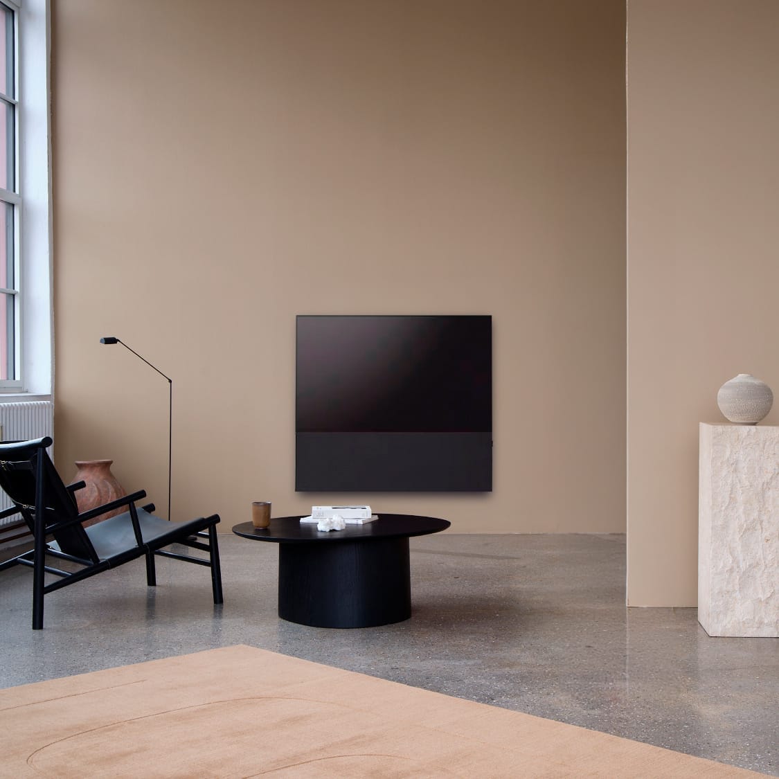 Canvas_55_Black_wall